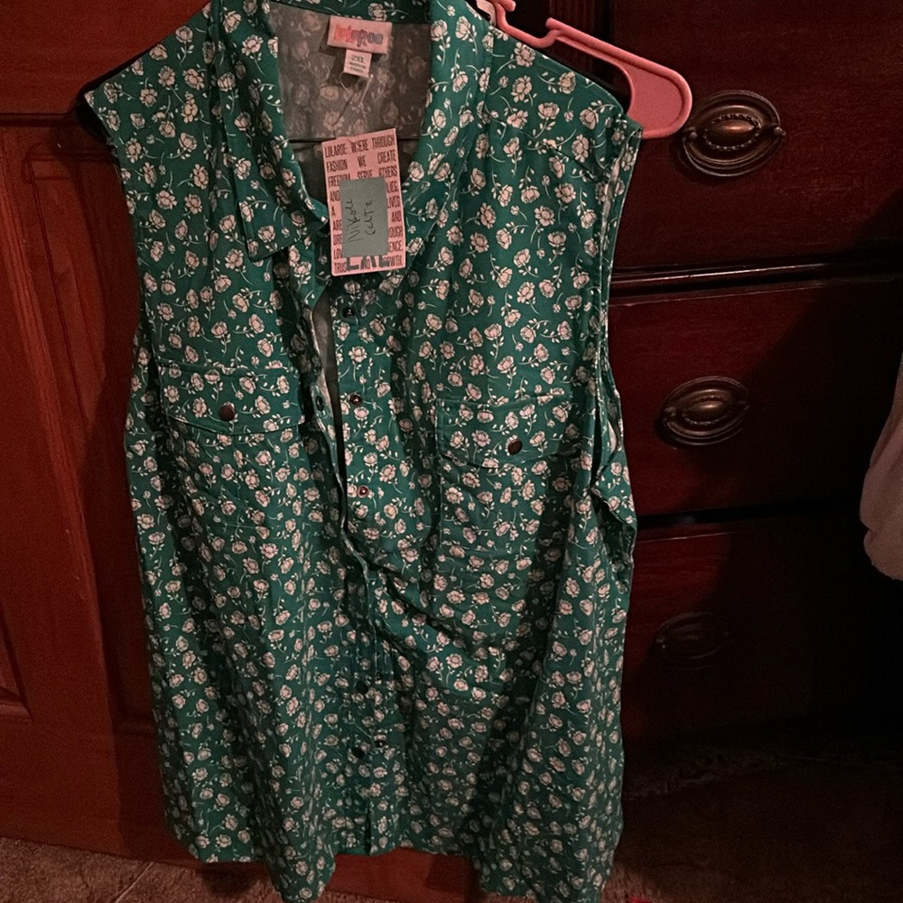 Lularoe Roxane tank 2x